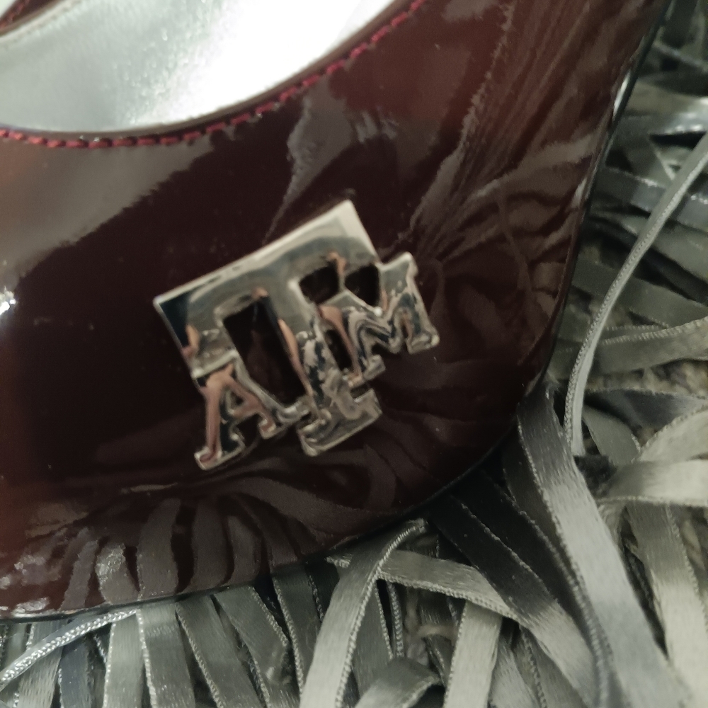 FANFEET heels collegiate Texas A&M Gig'Em maroon peep toe logo - 7.5